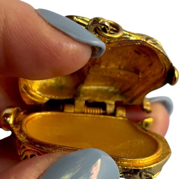 Vintage Max Factor Bunny Rabbit Solid Perfume Charm Aquarius Gold Tone Compact - Picture 10 of 11